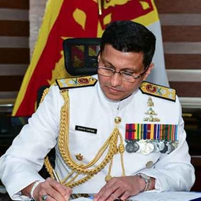 හිටපු නාවික හමුදාපතිවරයෙක් අත්අඩංගුවට