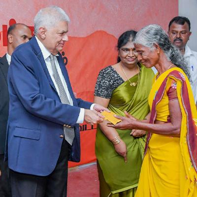 ඉඩම් අයිතිය ඉල්ලන උතුරේ පවුල් 45000කට ඔප්පු - ජනපති ගෙන් පොරොන්දුවක්